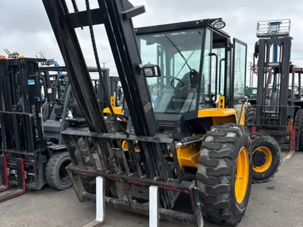 2023 JCB 930-4