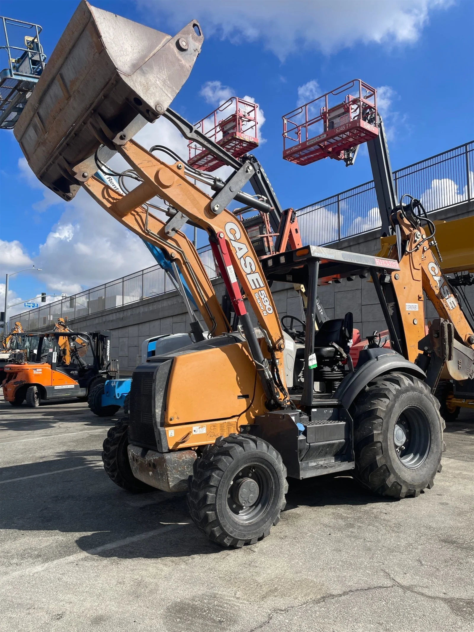 2019 Case 590SN