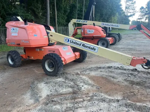 2016 JLG 400S