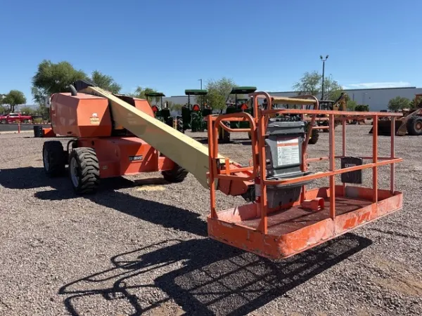 2017 JLG 600S