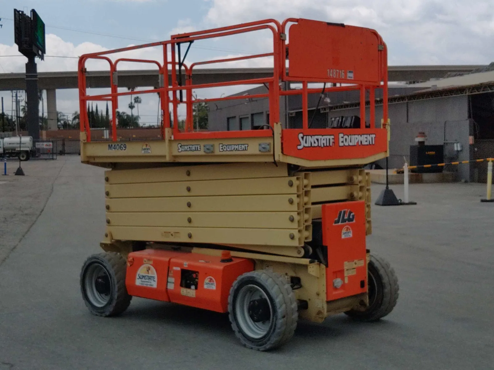 2015 JLG M4069LE