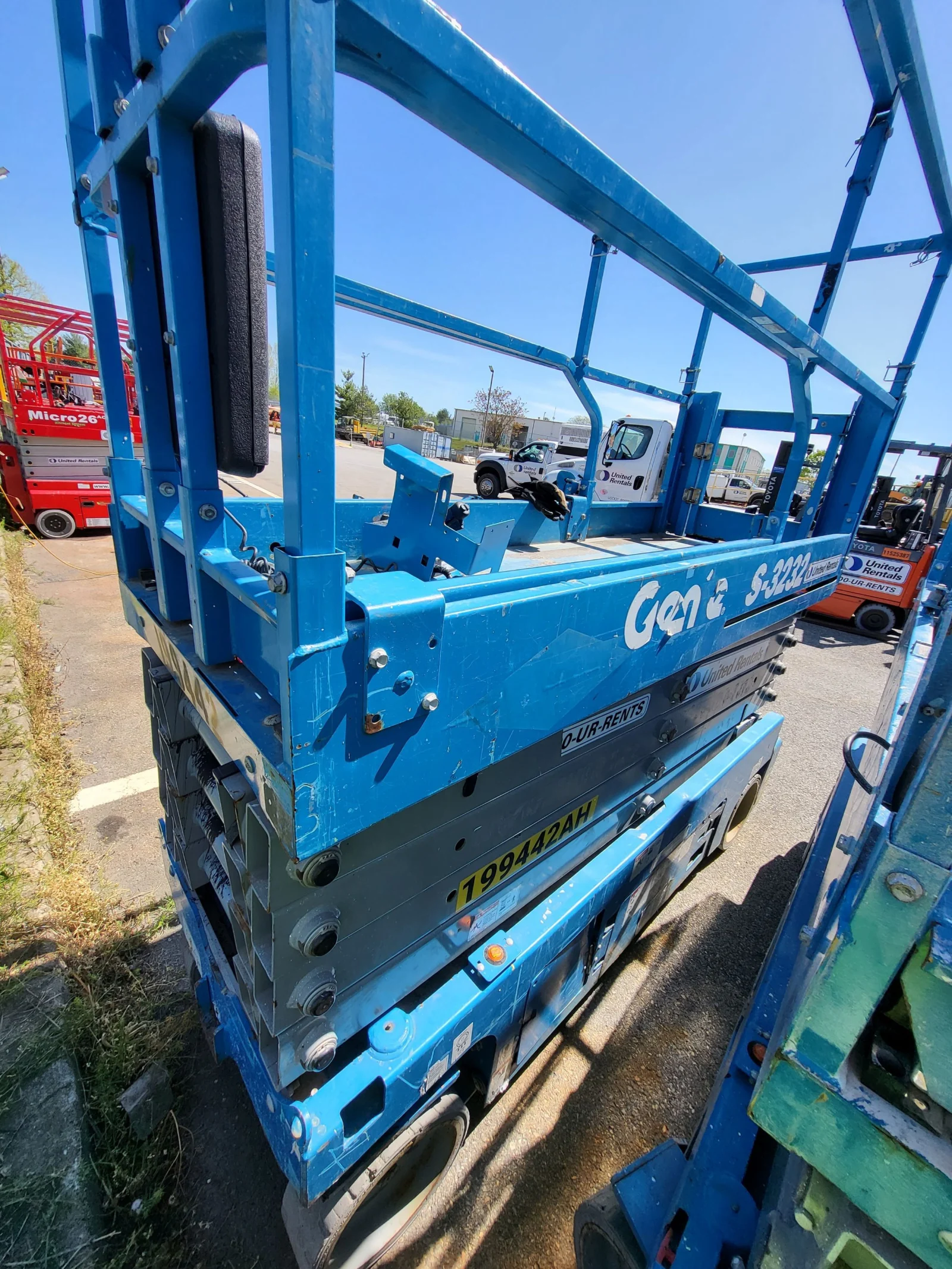 2017 Genie GS-3232
