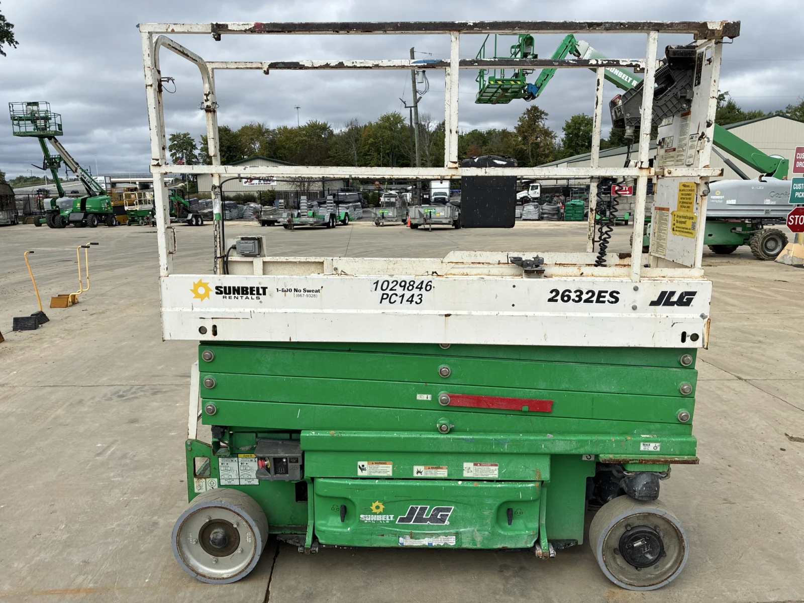 2017 JLG 2632ES