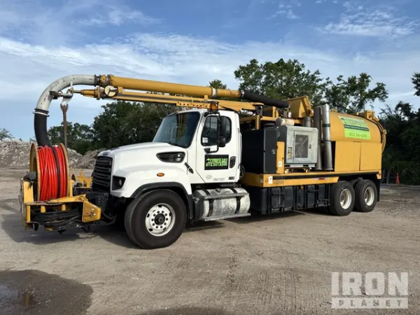 2012 Freightliner 114SD