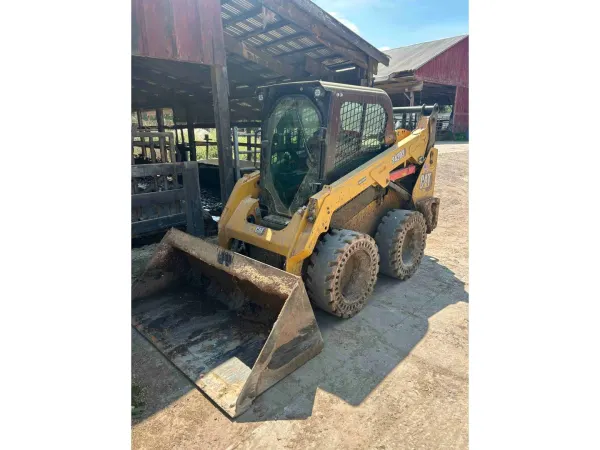 2023 Caterpillar 242D 3