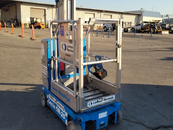 2016 Genie GR-20 Self-Propelled One-Person