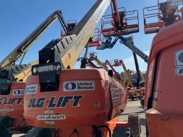 2017 JLG 660SJ