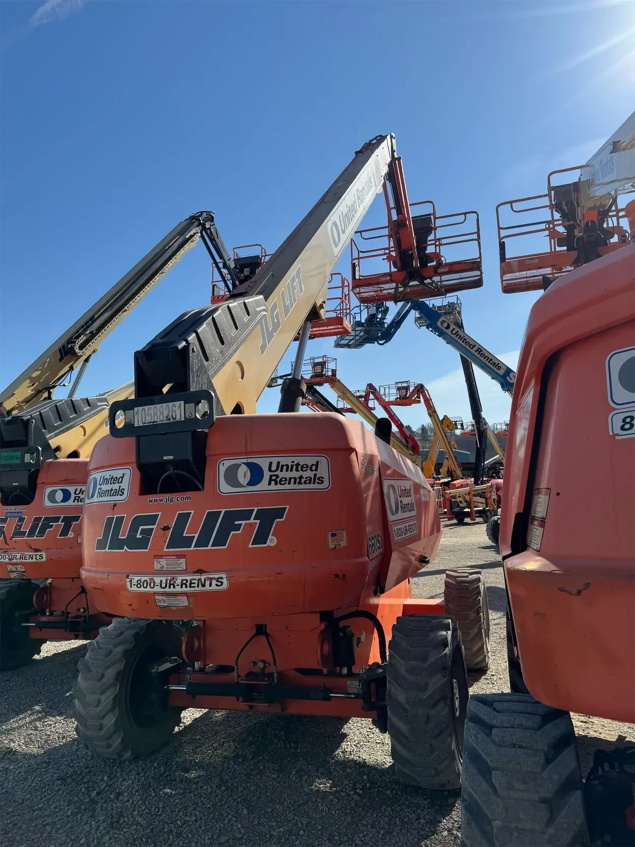 2017 JLG 660SJ
