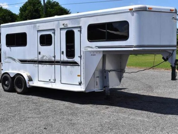 2000 Sundowner 7204GNST 2 Horse Trailer
