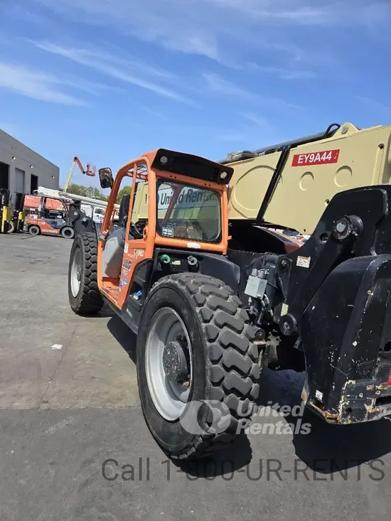 2018 JLG 1255