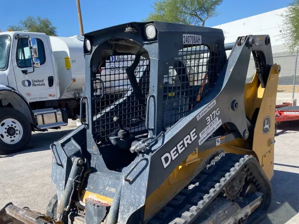 2019 John Deere 317G