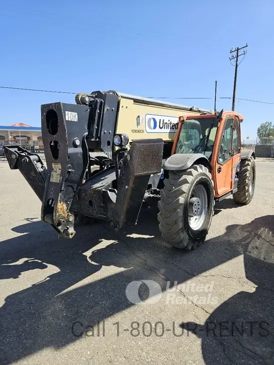2019 JLG 1055