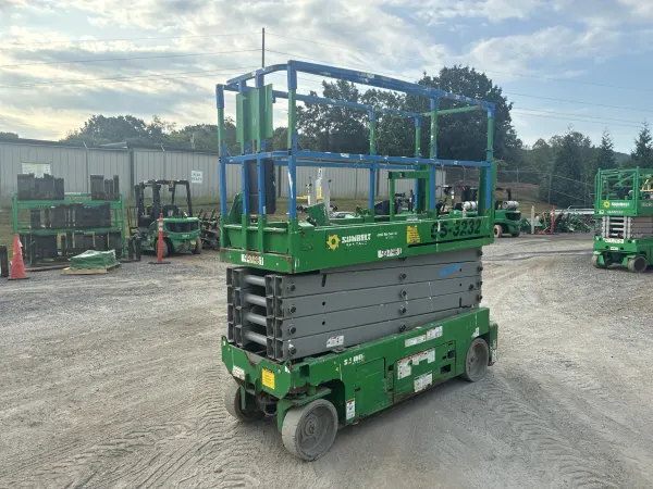 2017 Genie GS-3232