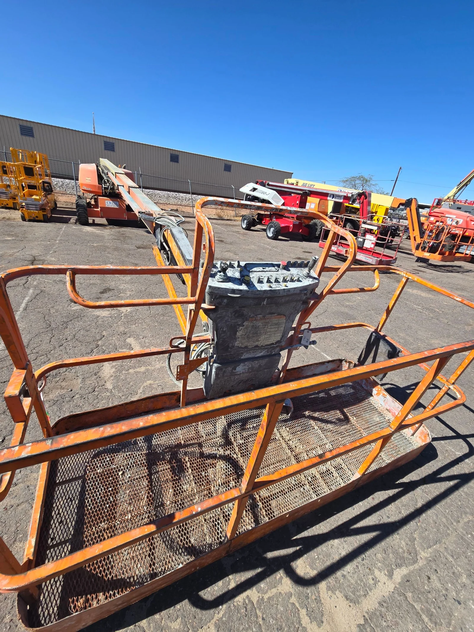 2018 JLG 660SJ