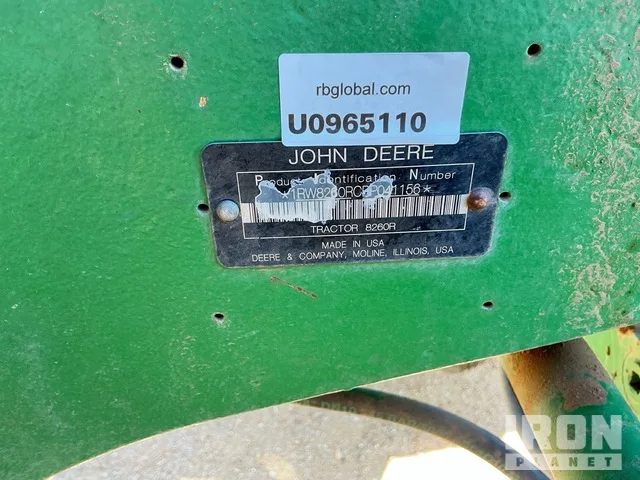 2011 John Deere 8260R