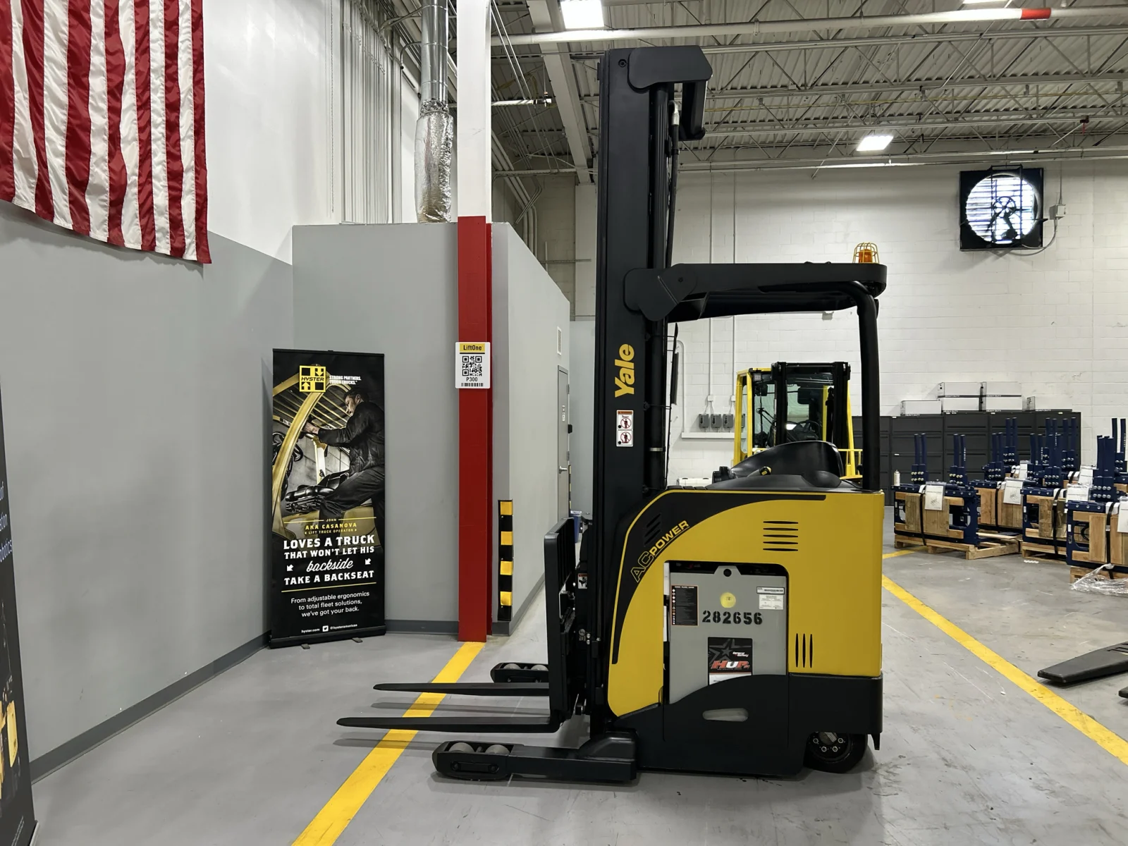 2018 Yale NR045EB