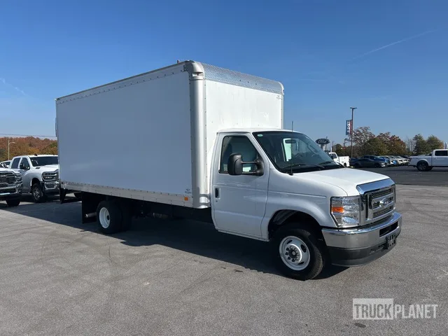 2025 Ford E-450 Super Duty