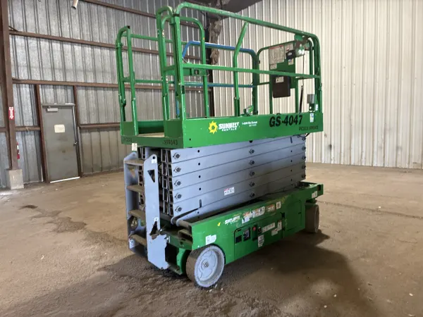 2017 Genie GS-4047