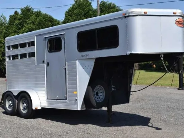 2014 Sundowner 2 Horse Gooseneck Trailer