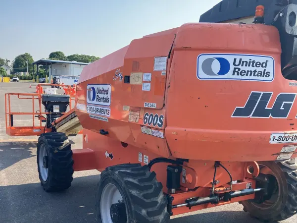 2017 JLG 600S