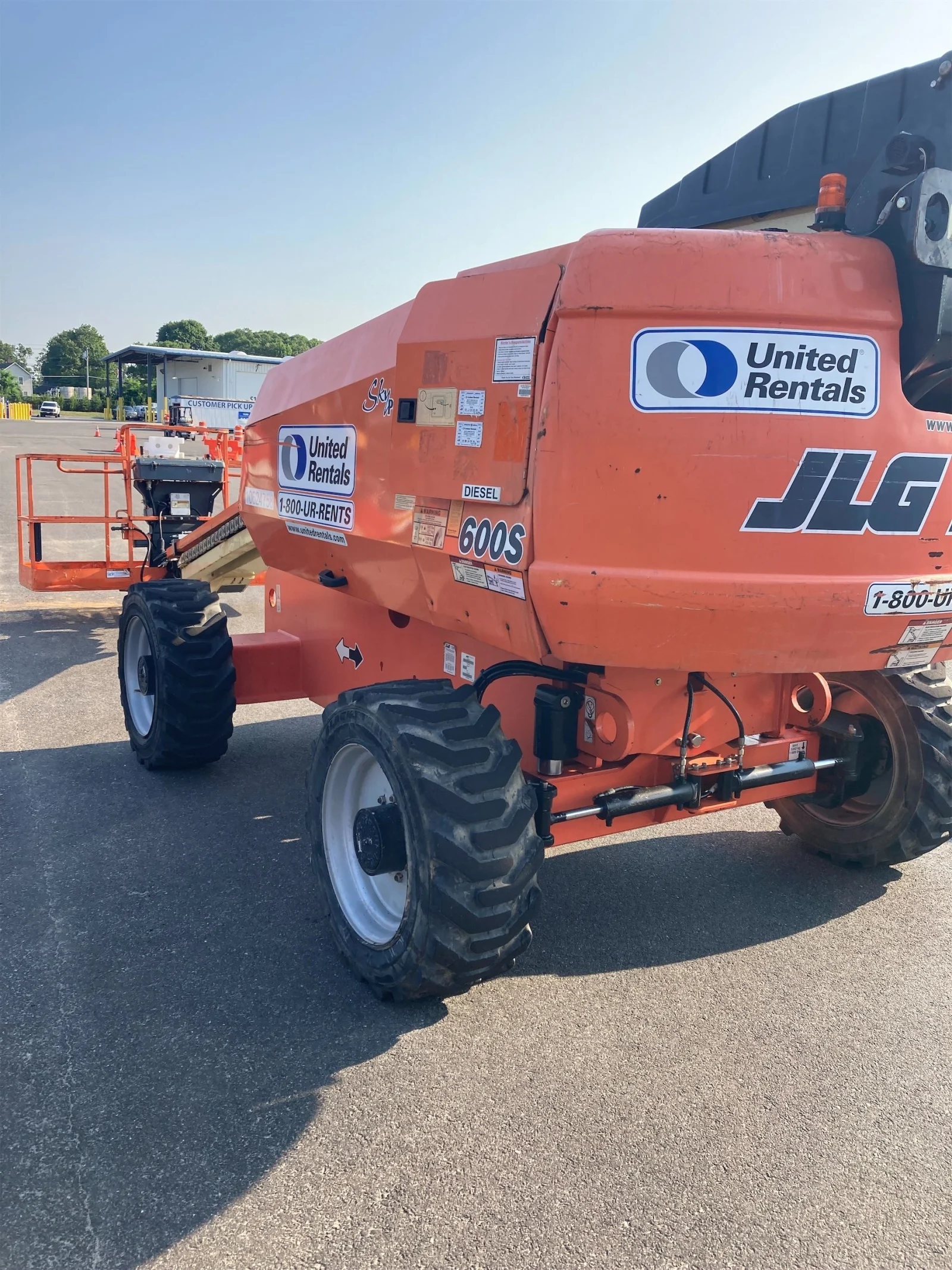 2017 JLG 600S