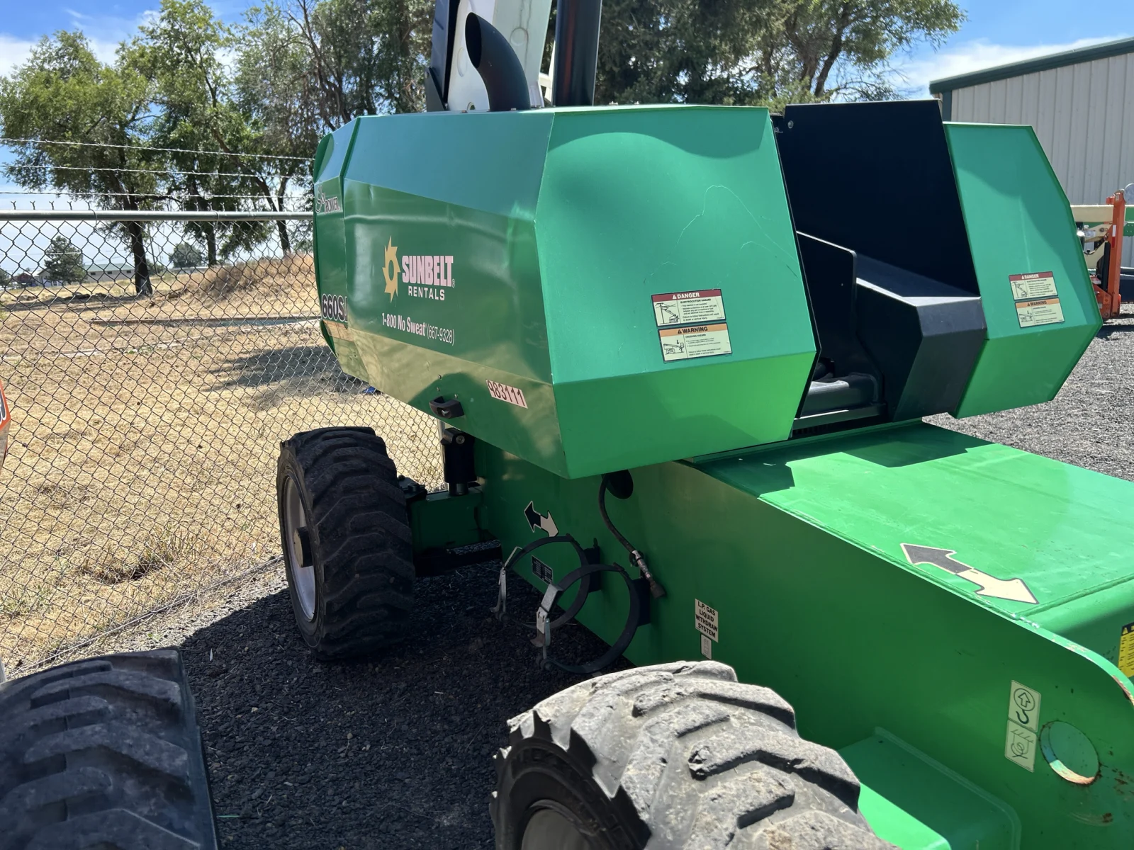 2017 JLG 660SJ