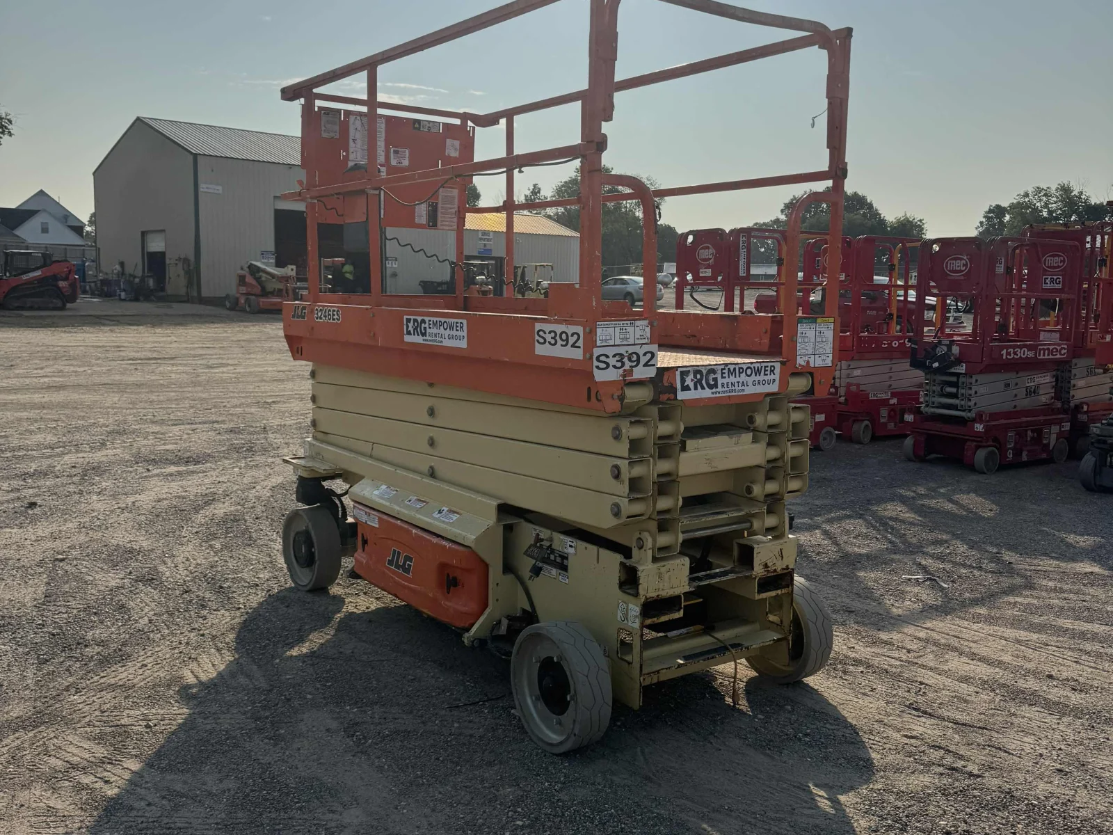 2017 JLG 3246ES