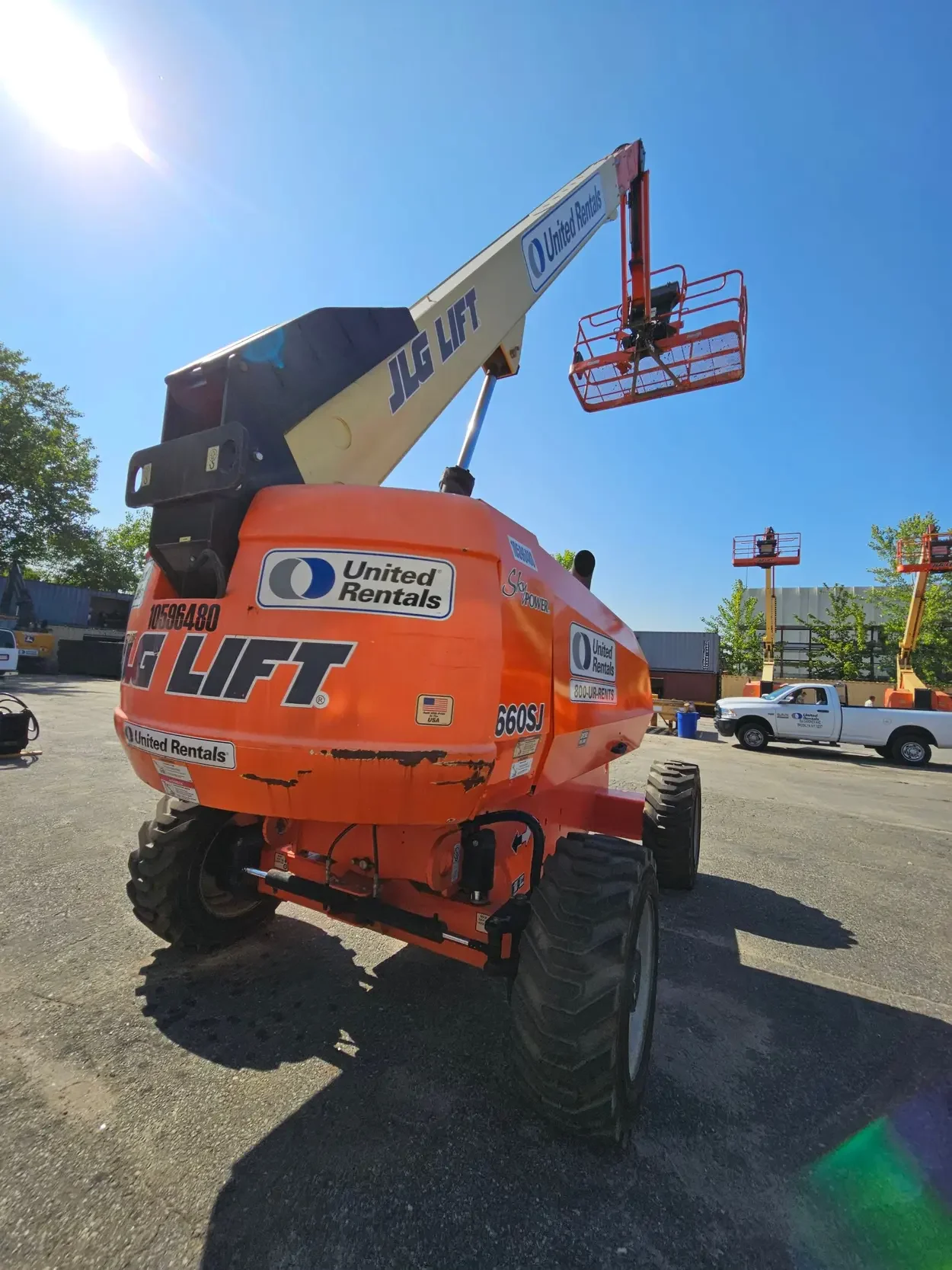 2017 JLG 660SJ