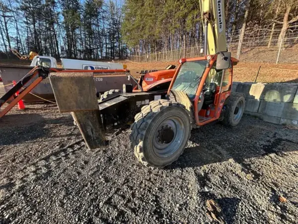 2018 JLG 1255