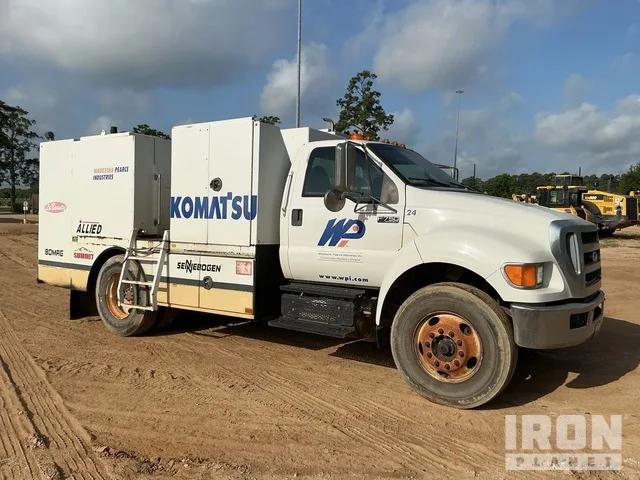 2013 Ford F-750