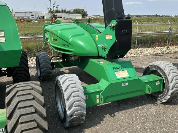 2016 JLG M600JP