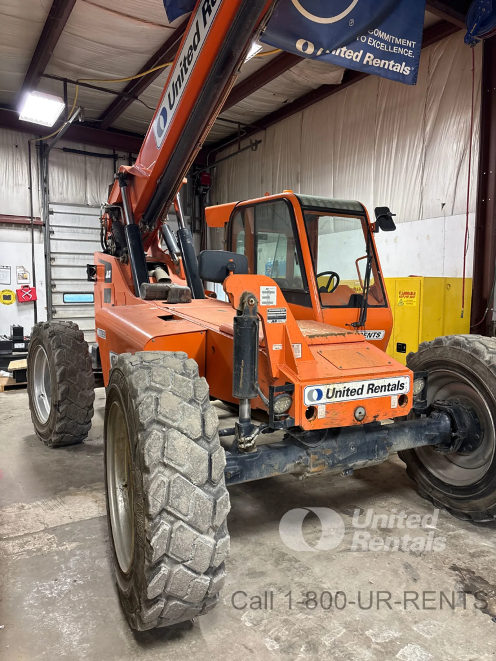 2021 JLG 8042