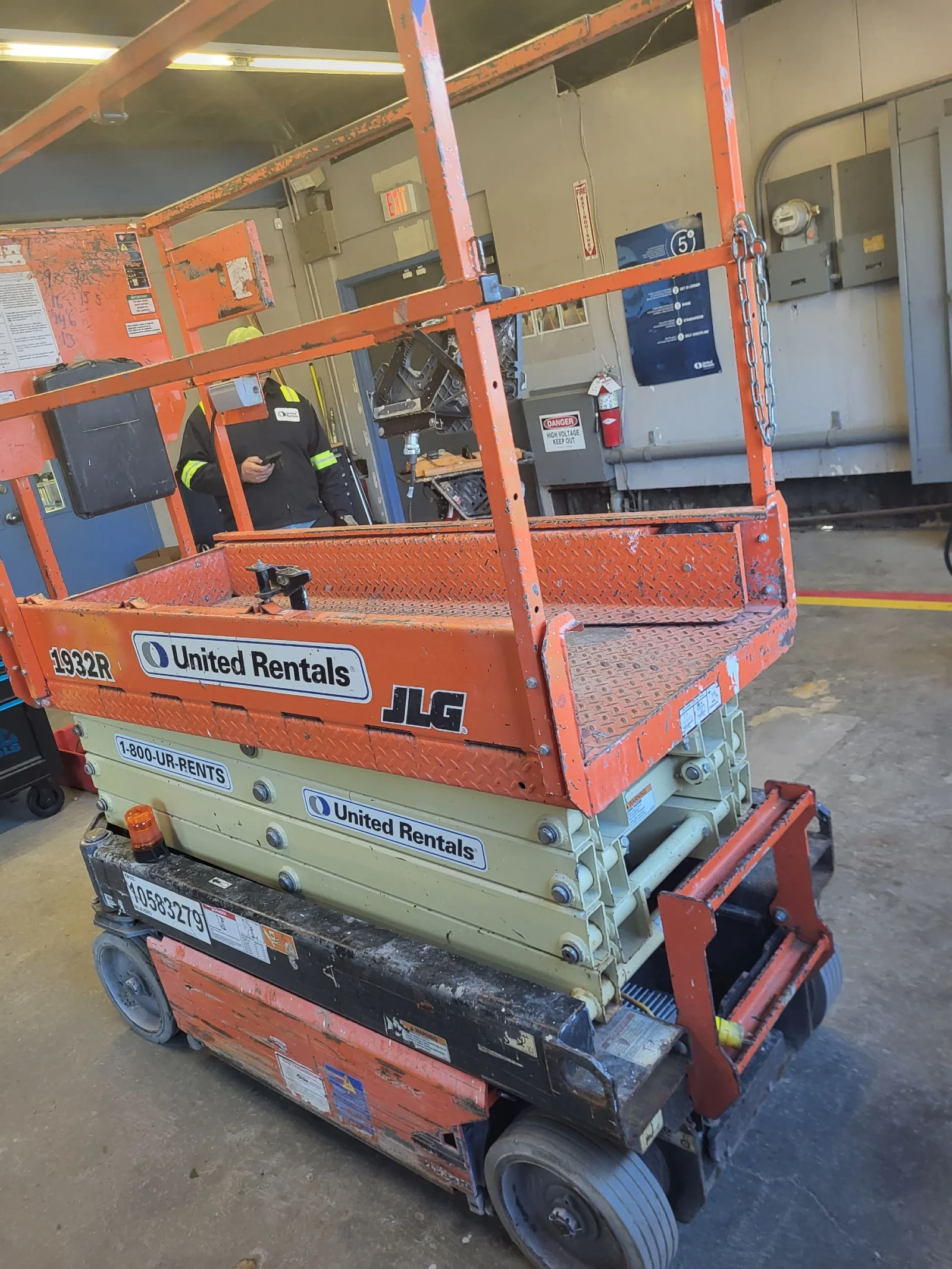2017 JLG 1932R
