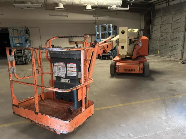 2012 JLG E400AJPN