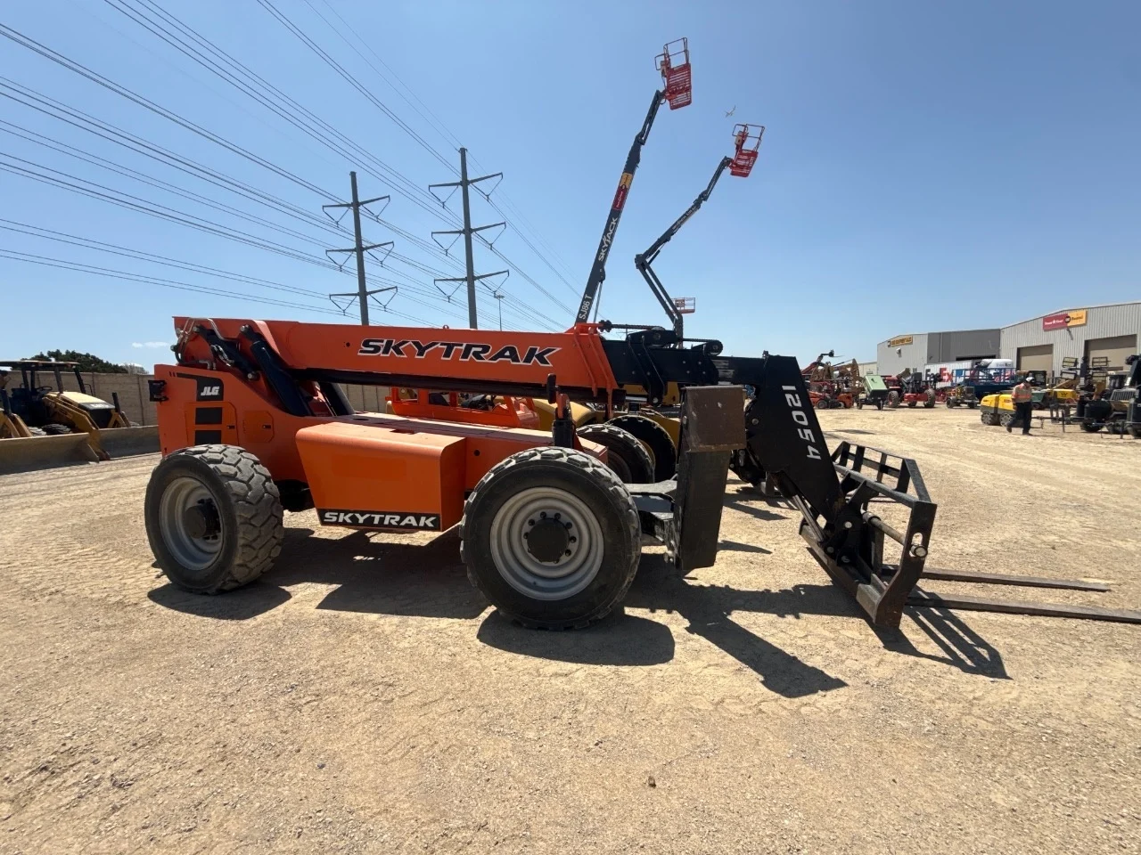 2021 SkyTrak 12054