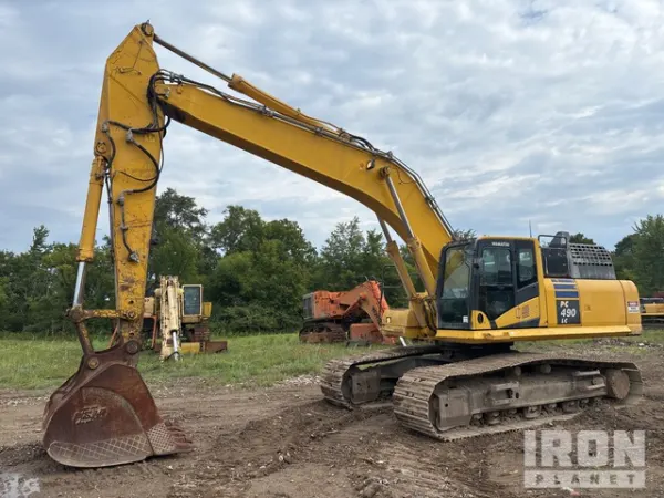 2020 Komatsu PC490LC-11