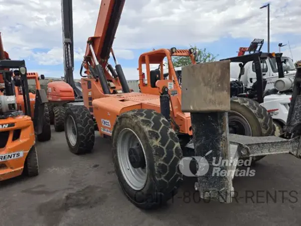 2019 JLG 10054