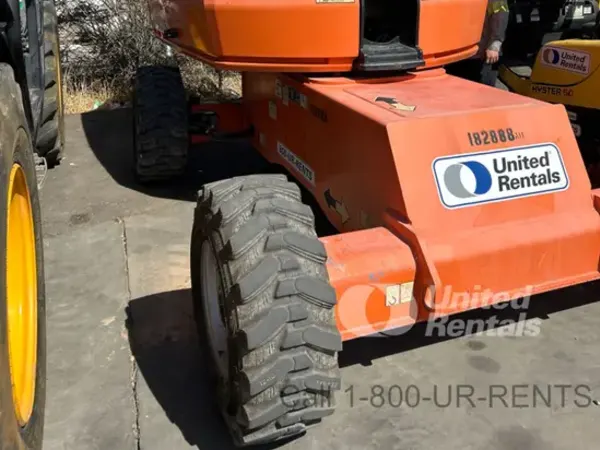 2017 JLG 400S