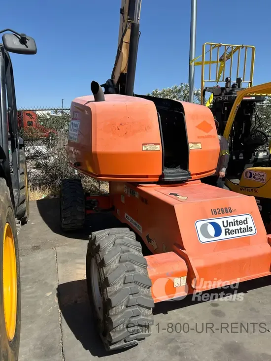 2017 JLG 400S