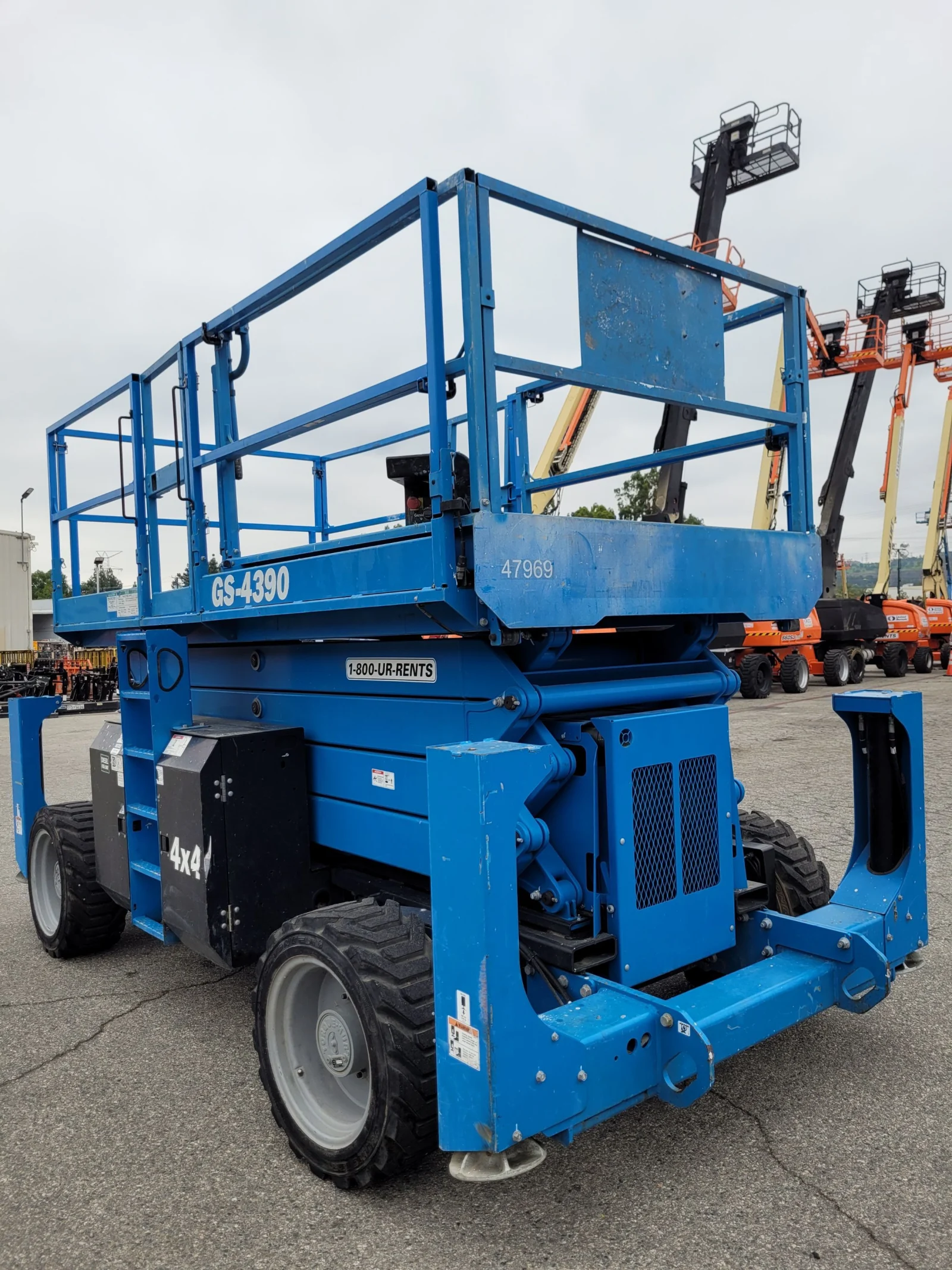 2017 Genie GS-4390-RT-Rough-Terrain