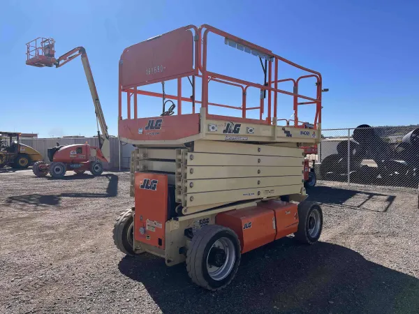 2017 JLG M4069LE