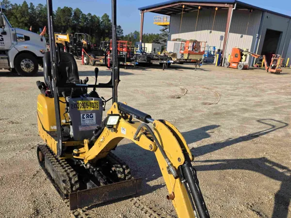 2020 Caterpillar 300.9D