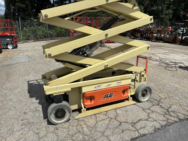 2017 JLG 2632ES