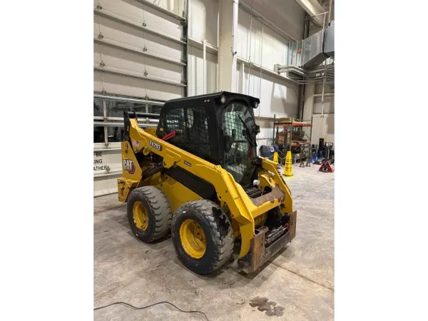 2021 Caterpillar 242D 3