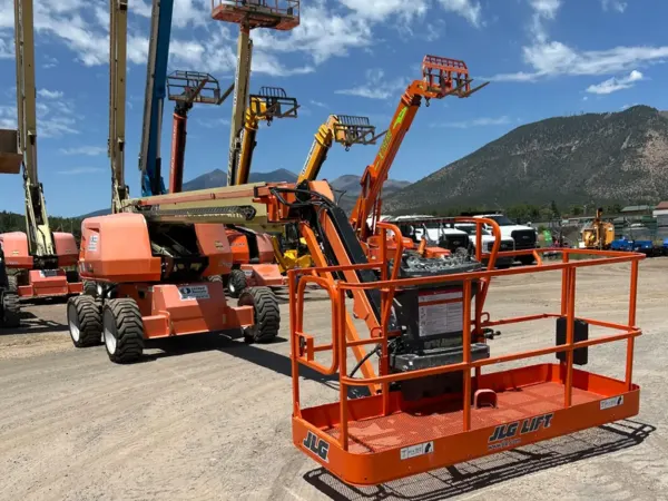 2018 JLG 660SJ