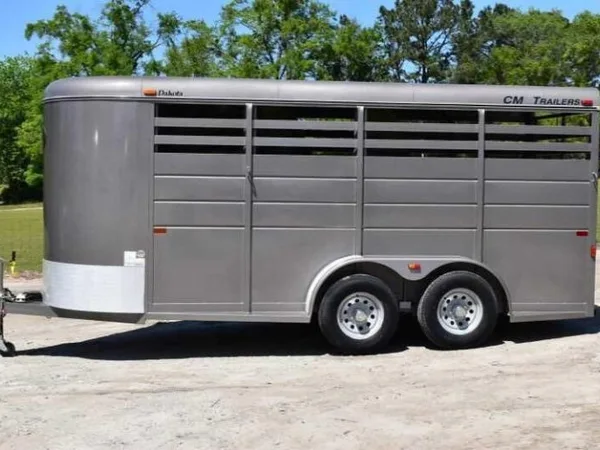 2017 CM Trailers 3HSLBP 3 Horse Trailer