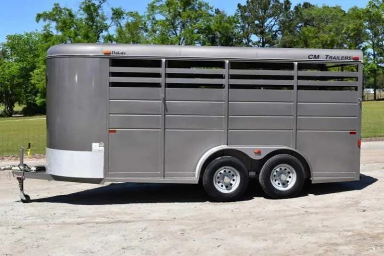2017 CM Trailers 3HSLBP 3 Horse Trailer