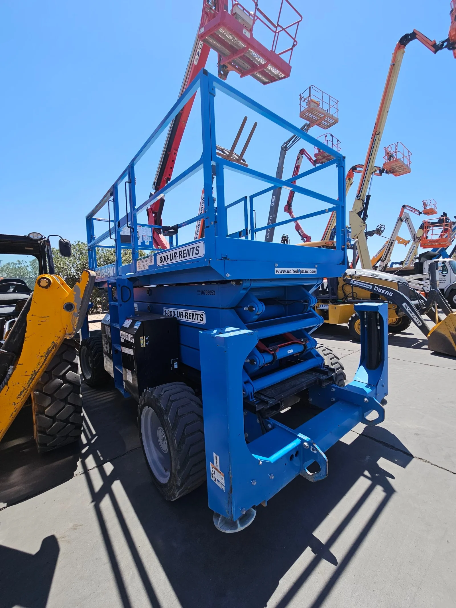2018 Genie GS-4390 RT Rough Terrain