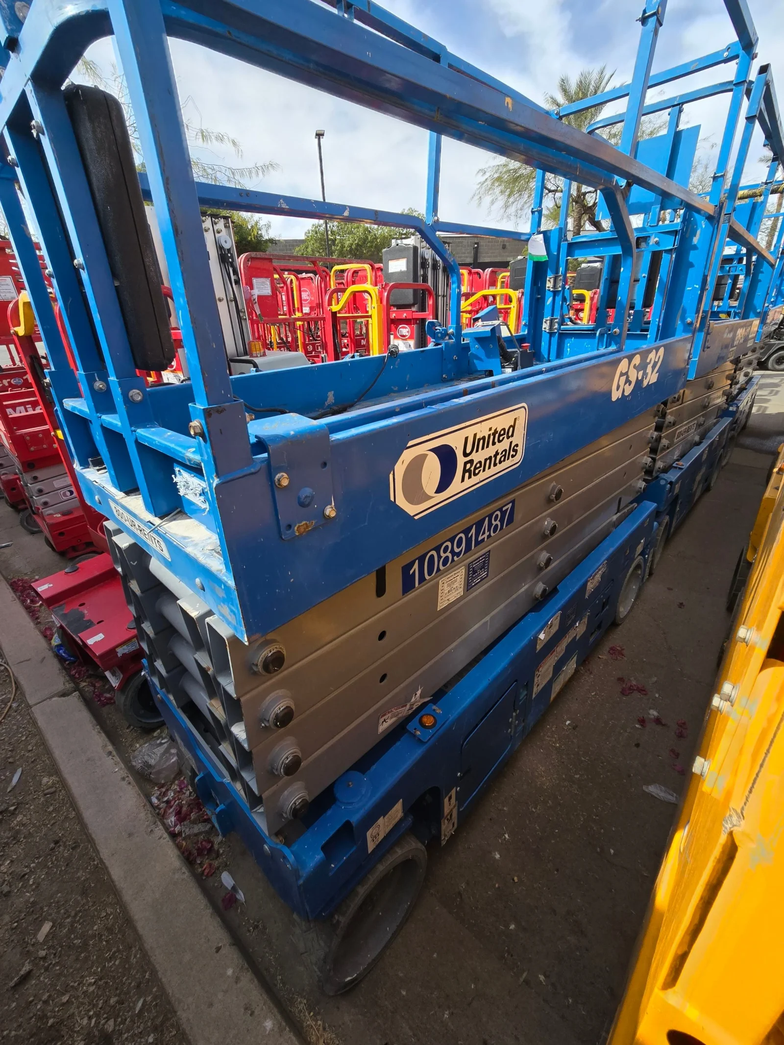 2019 Genie GS-3232