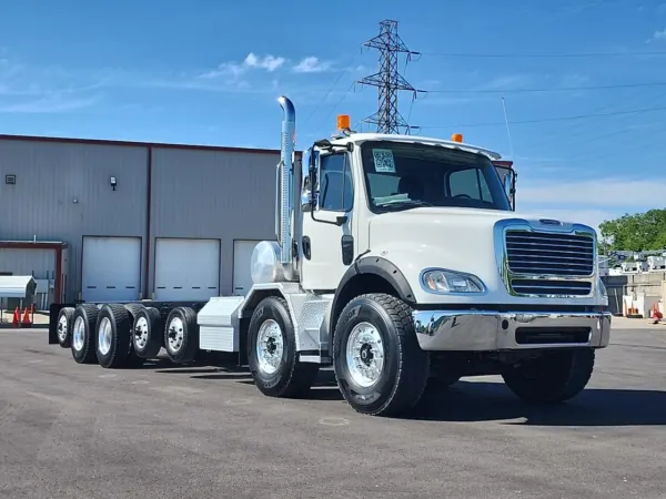 2014 Freightliner M2112